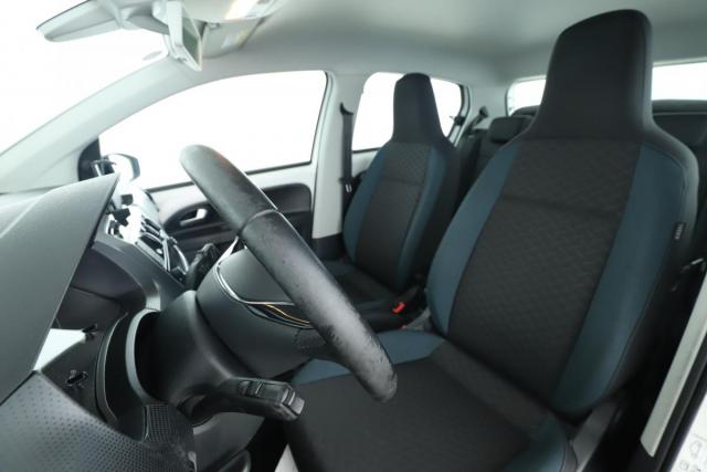 Volkswagen Up! image 8