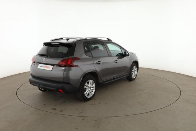 Peugeot 2008 image 2