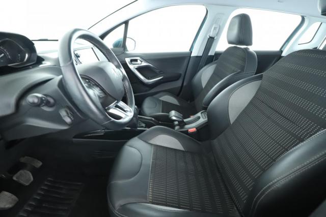 Peugeot 2008 image 3