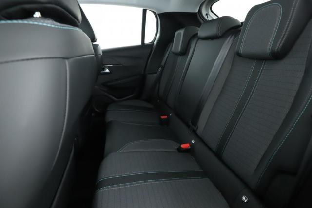 Peugeot 208 image 5