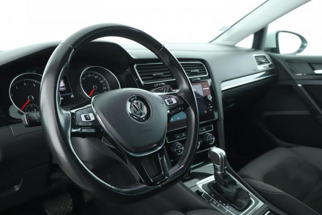 Volkswagen Golf image 4