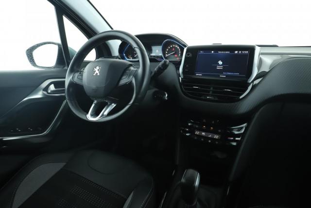 Peugeot 2008 image 3