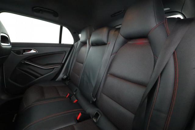 Mercedes Benz Cla Shooting Brake image 2