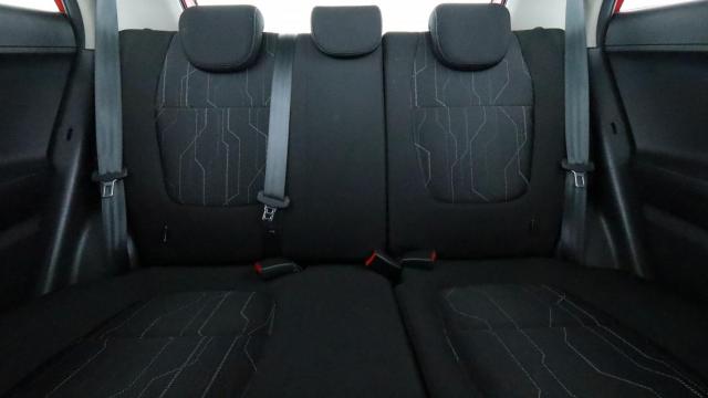Kia Picanto image 8