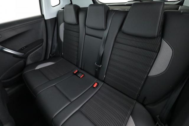 Peugeot 2008 image 1