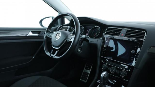 Volkswagen Golf image 6
