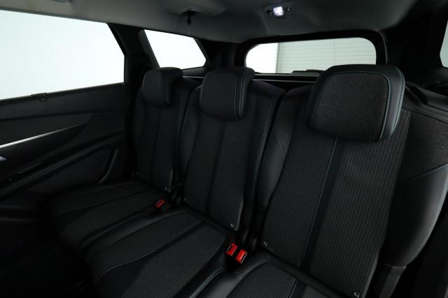 Peugeot 5008 image 2