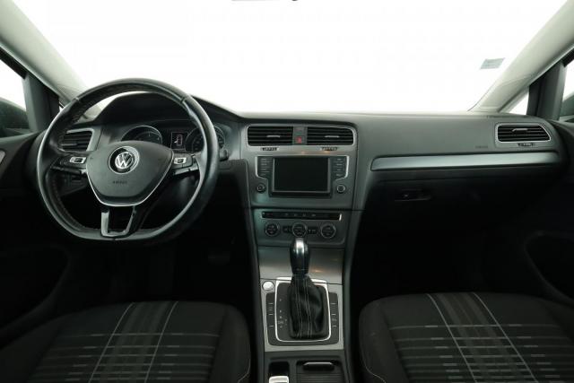 Volkswagen Golf image 9