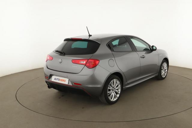 Alfa Romeo Giulietta image 5
