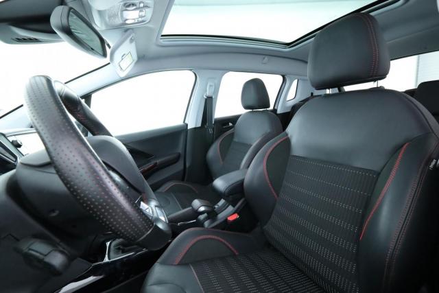 Peugeot 2008 image 6