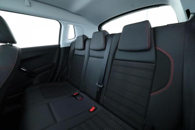 Peugeot 2008 image 1