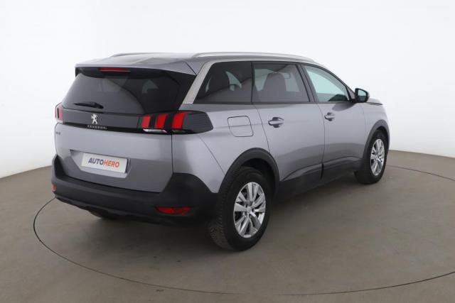 Peugeot 5008 image 8