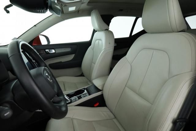 Volvo Xc40 image 9