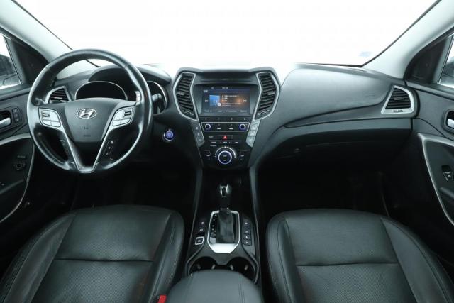 Hyundai Santa Fe image 6