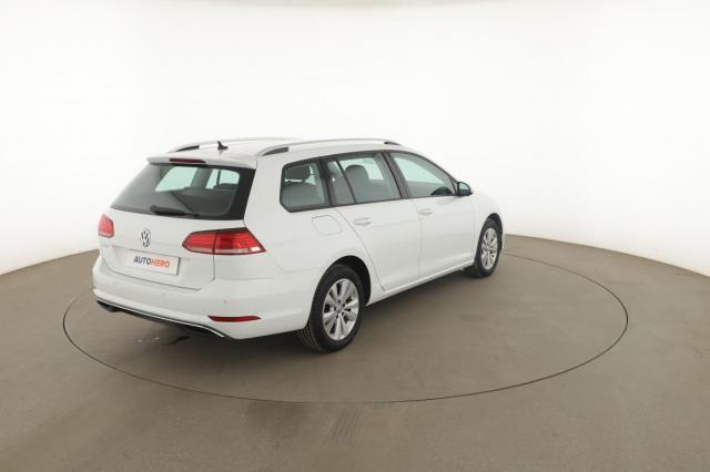 Volkswagen Golf Sw image 9