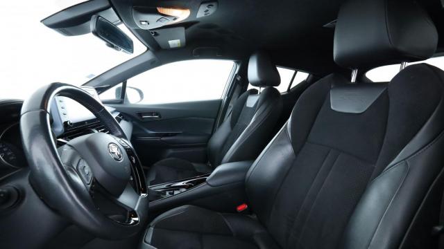 Toyota C-Hr image 8