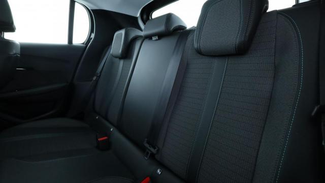 Peugeot 208 image 8