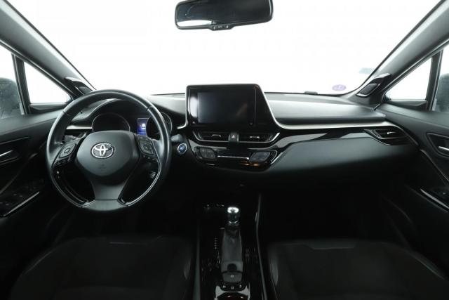 Toyota C-Hr image 9