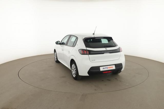 Peugeot 208 image 6