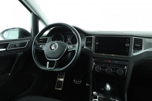 Volkswagen Golf Sportsvan image 2