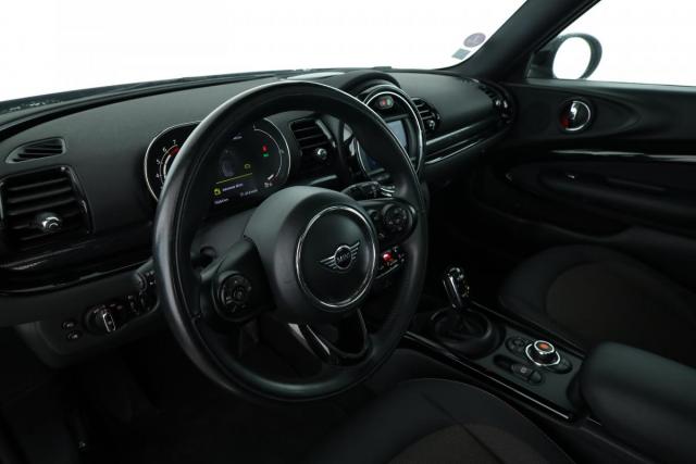 Mini Clubman image 2