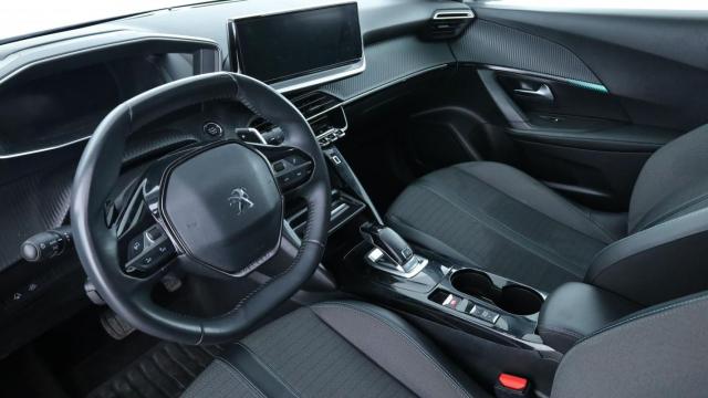 Peugeot 2008 image 8