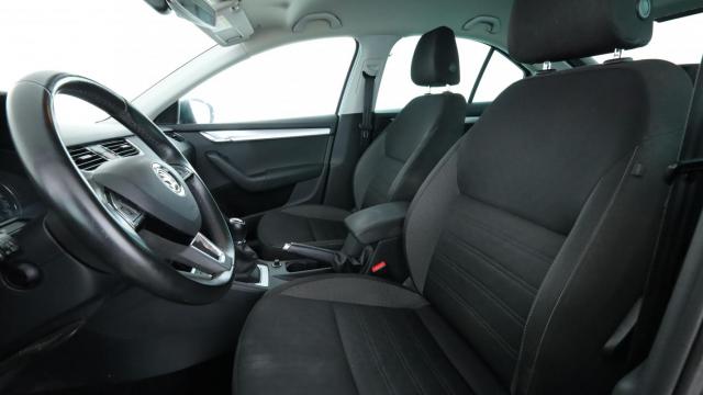 Skoda Octavia image 9