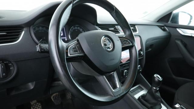 Skoda Octavia image 5