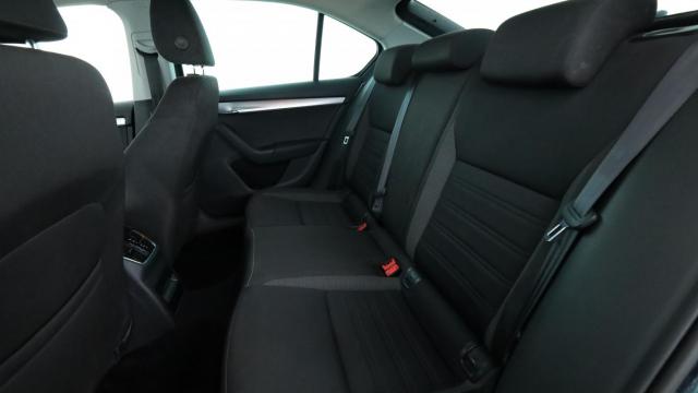Skoda Octavia image 3
