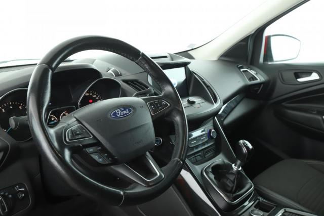 Ford Kuga image 1