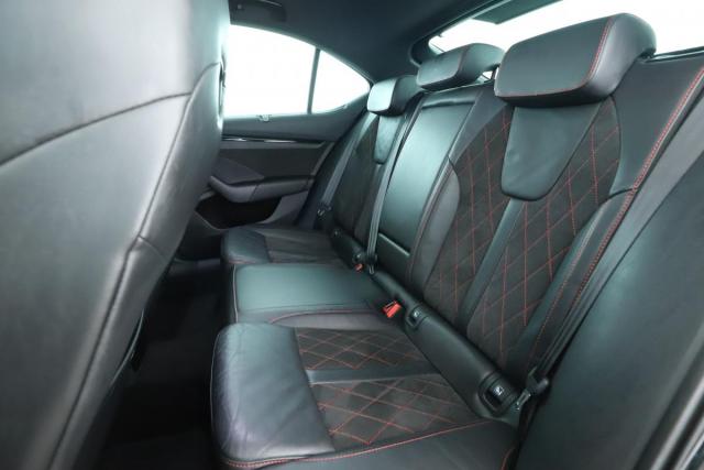 Skoda Octavia image 2