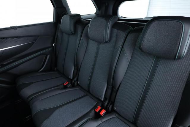Peugeot 5008 image 2