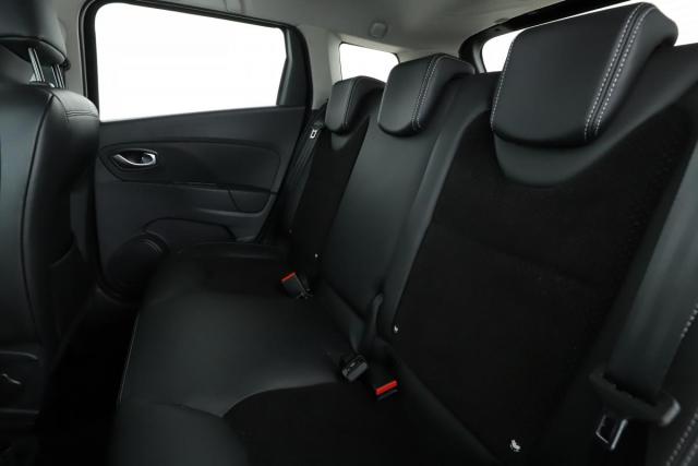 Renault Clio Estate image 9