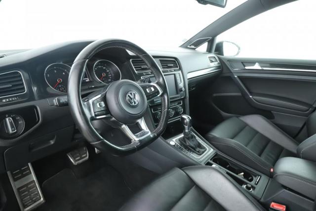 Volkswagen Golf image 9