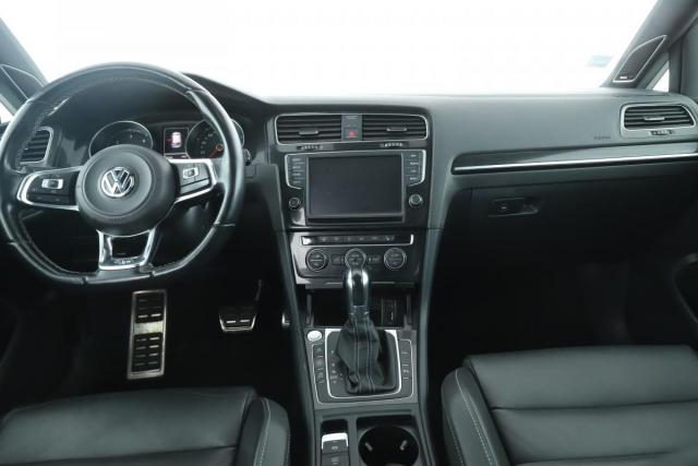 Volkswagen Golf image 6