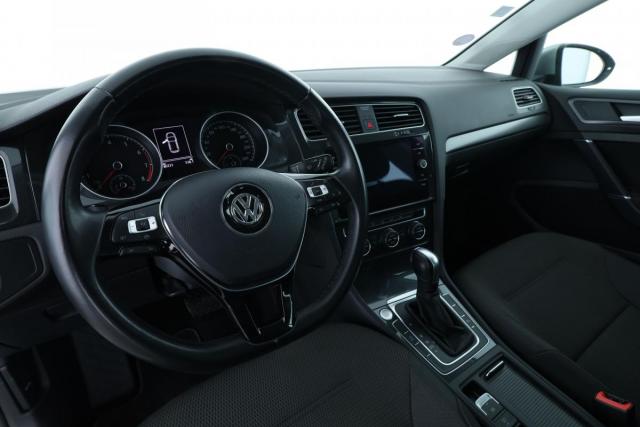 Volkswagen Golf image 8
