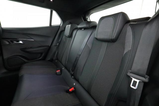 Peugeot 2008 image 8