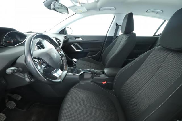 Peugeot 308 image 8