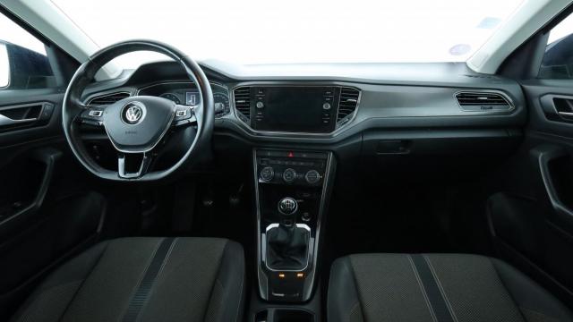 Volkswagen T-Roc image 8