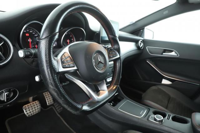 Mercedes Benz Cla image 3