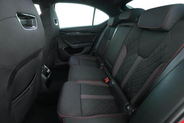 Skoda Octavia image 9