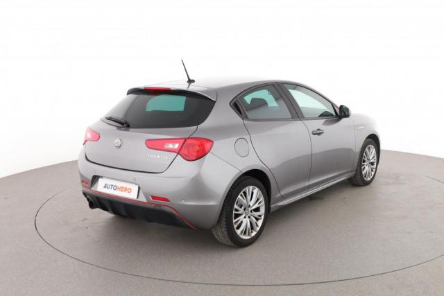 Alfa Romeo Giulietta image 5