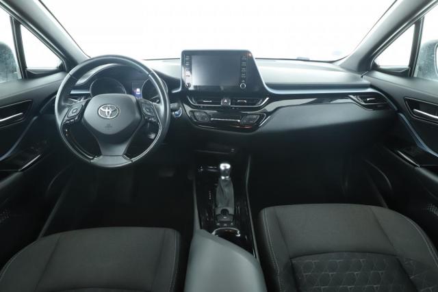 Toyota C-Hr image 7