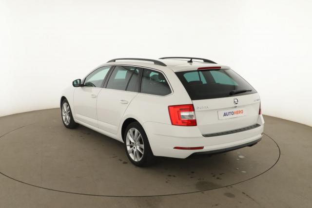 Skoda Octavia image 8