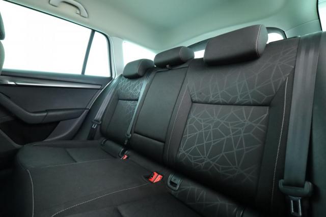 Skoda Octavia image 7