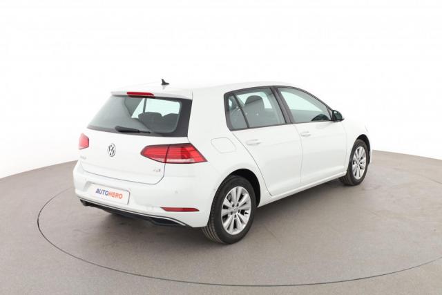 Volkswagen Golf image 6