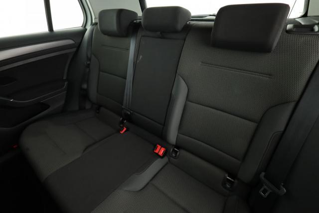 Volkswagen Golf image 7