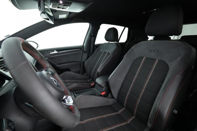 Volkswagen Golf image 7