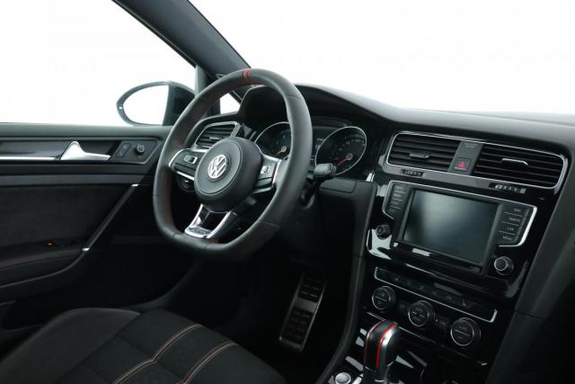 Volkswagen Golf image 6