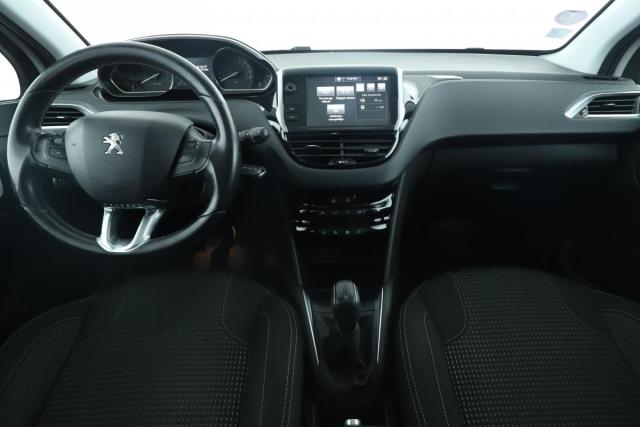Peugeot 208 image 7